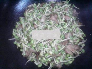青豆芽炒肉片的做法步骤4