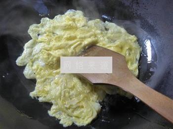 牛肉酱尖椒炒鸡蛋的做法步骤4