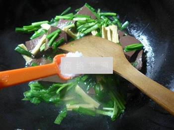 韭菜腐竹煮鸭血的做法图解7