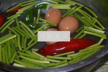 蒜苔炒鸡蛋的做法步骤1
