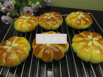 椰蓉花朵面包的做法步骤10