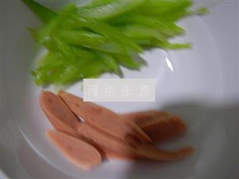 火腿芹菜拌蒸面的做法步骤2