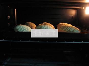 毛毛虫肉松面包的做法步骤19