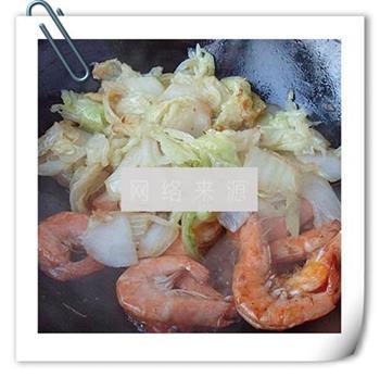 大虾烧白菜的做法步骤6