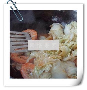 大虾烧白菜的做法步骤7