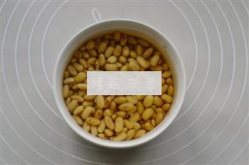 核桃红枣豆浆的做法图解2