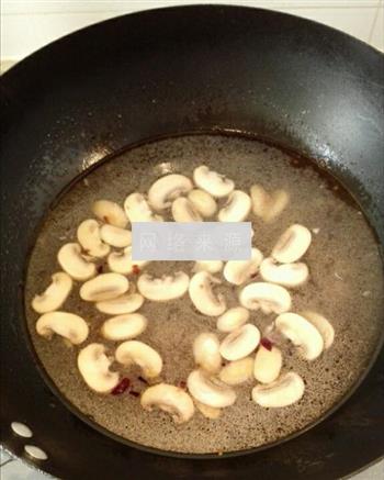 奶油蘑菇汤的做法图解5