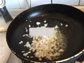 芦笋蘑菇奶油浓汤的做法图解6