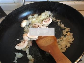 芦笋蘑菇奶油浓汤的做法图解7