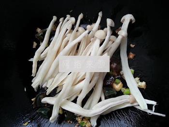 海鲜菇皮蛋娃娃菜的做法步骤8