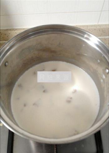 红豆芋艿牛奶炖的做法步骤3