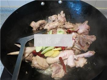姬松茸炖鸡的做法图解7