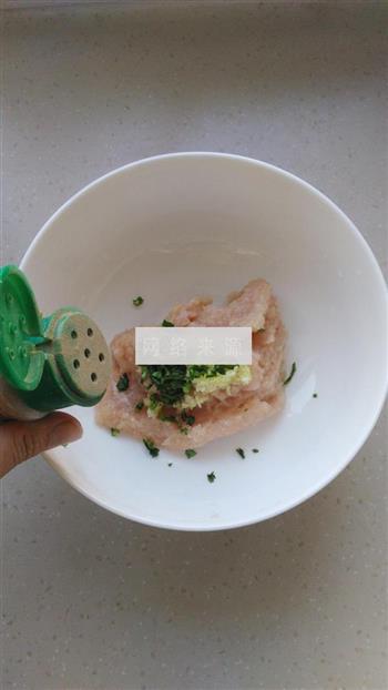 芹菜鸡胸肉丸子的做法图解5