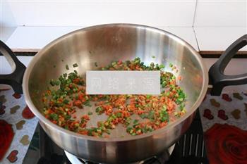 韭菜炒小米饭的做法步骤10