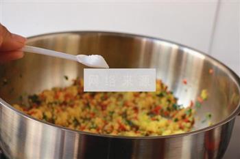韭菜炒小米饭的做法步骤12