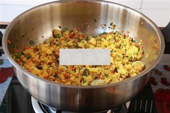 韭菜炒小米饭的做法步骤13