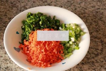 韭菜炒小米饭的做法图解5
