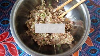 鲜肉胡萝卜水饺的做法步骤2