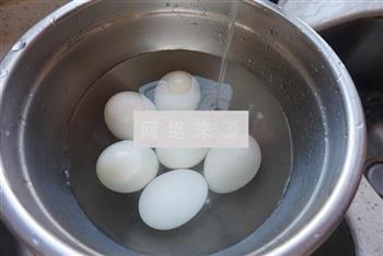 自制爆油咸鸭蛋的做法步骤9