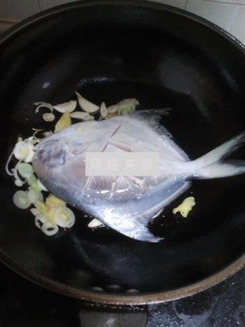 红烧鲳鱼的做法步骤5