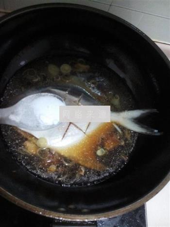 红烧鲳鱼的做法步骤8