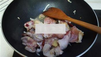 臻蘑炖鸡汤的做法步骤3