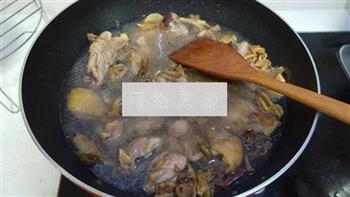 臻蘑炖鸡汤的做法步骤5