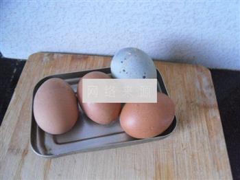 松花蒸蛋的做法步骤1