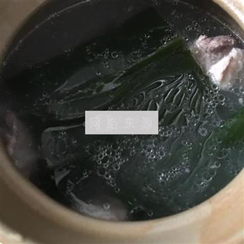 竹荪海带排骨汤的做法图解4