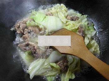 白菜煮鸡骨架的做法步骤5