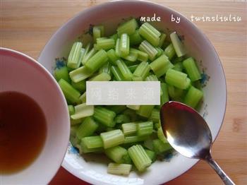 芹菜拌花生米的做法图解10