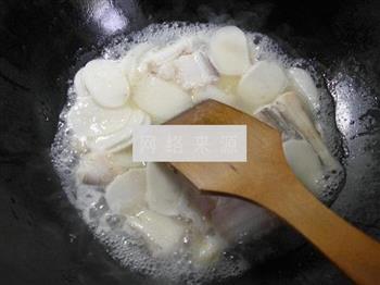 虾潺煮年糕的做法步骤4