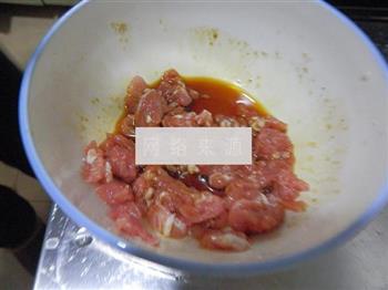 紫土豆炒肉片的做法步骤4