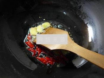 酸菜煮玉秃鱼的做法图解7