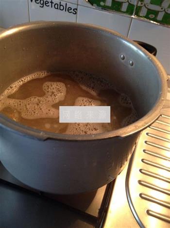 花生海带排骨汤的做法步骤6