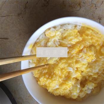 黄金蛋炒饭的做法图解1