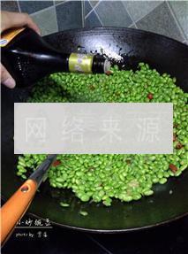 小炒豌豆的做法步骤6