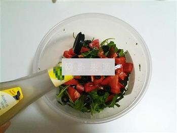 马苏里拉蔬菜沙拉的做法步骤4