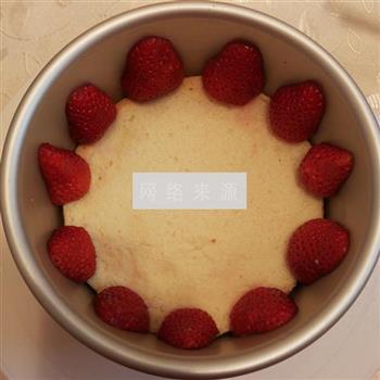 草莓卡仕达慕斯蛋糕的做法图解13
