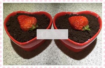 盆栽草莓酸奶的做法步骤3