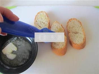 鸡蛋牛油果苦菊沙拉的做法步骤1