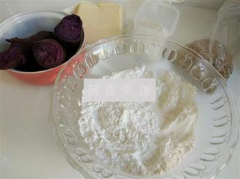 奶香紫薯饼的做法步骤1