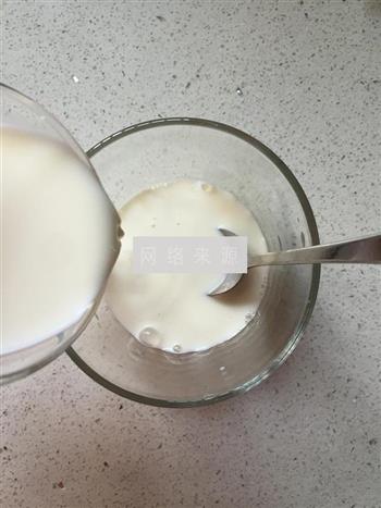 牛奶燕麦片的做法图解2