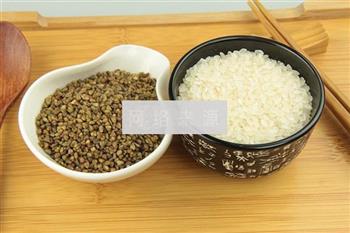 苦荞蒸米饭的做法步骤1