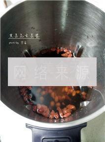黑豆花生豆浆的做法步骤3
