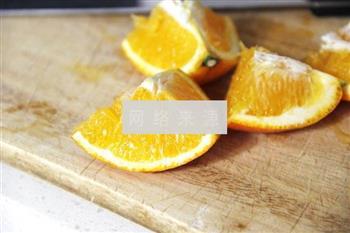 胡萝卜香橙汁的做法步骤3
