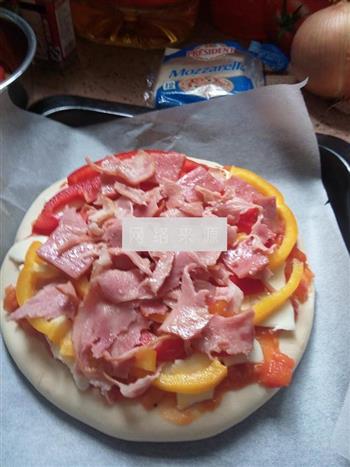 培根火腿芝士披萨的做法图解7