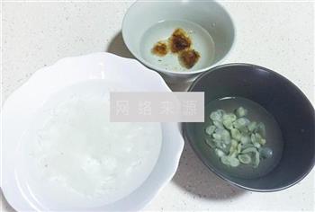 桃胶皂角米炖燕窝的做法步骤1