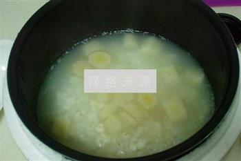 薏米芡实山药粥的做法步骤4