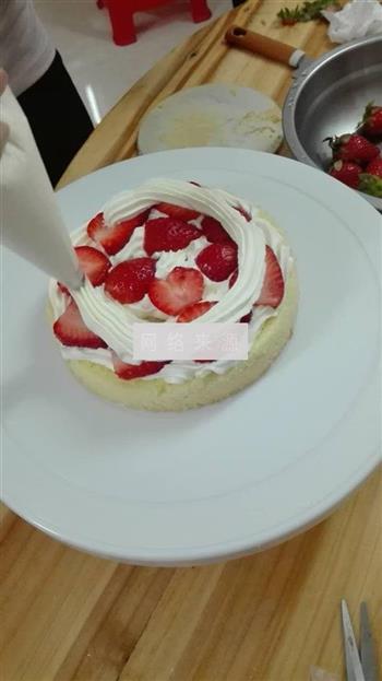 草莓蛋糕的做法步骤3